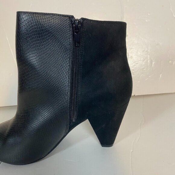 LifeStride Pointed Toe Black Snakeskin Print Women’s Ankle Boots Size US 7W - Picture 4 of 10